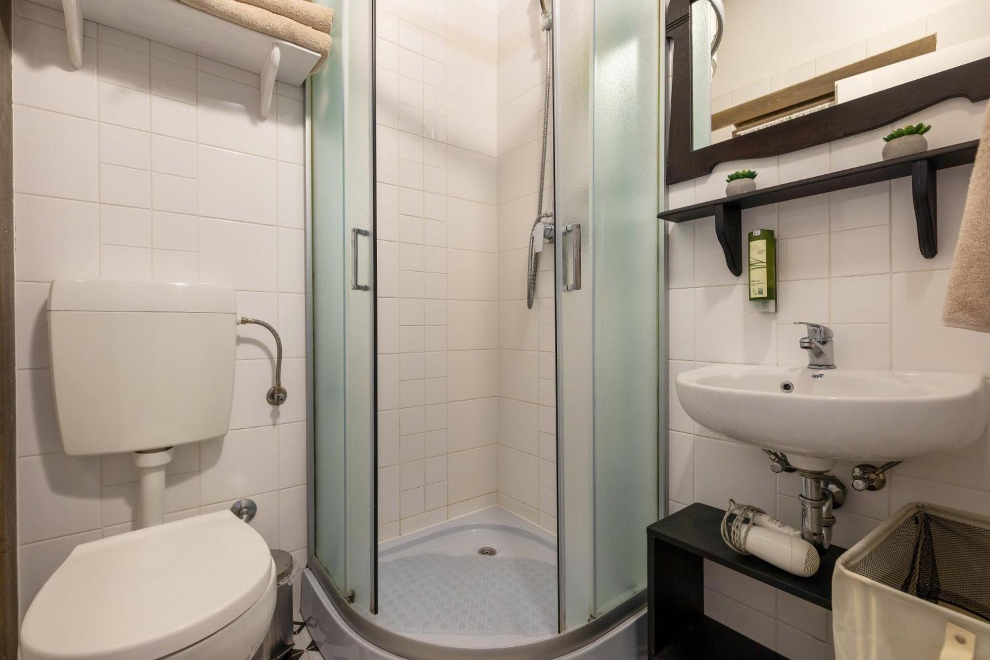 Casa Kaligari History Apartment Ровин Екстериор снимка