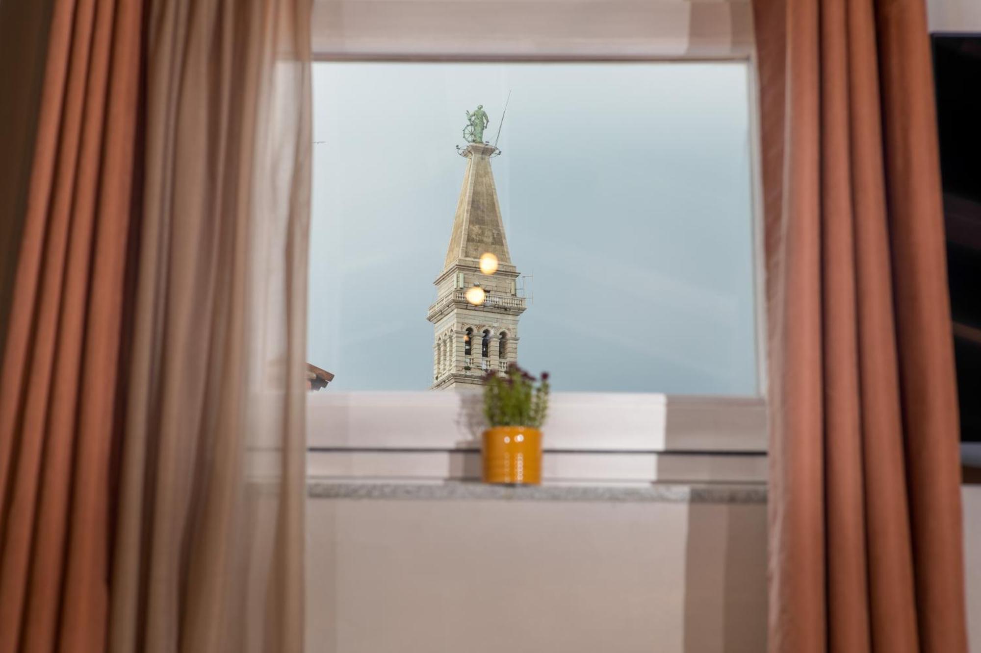 Casa Kaligari History Apartment Ровин Екстериор снимка