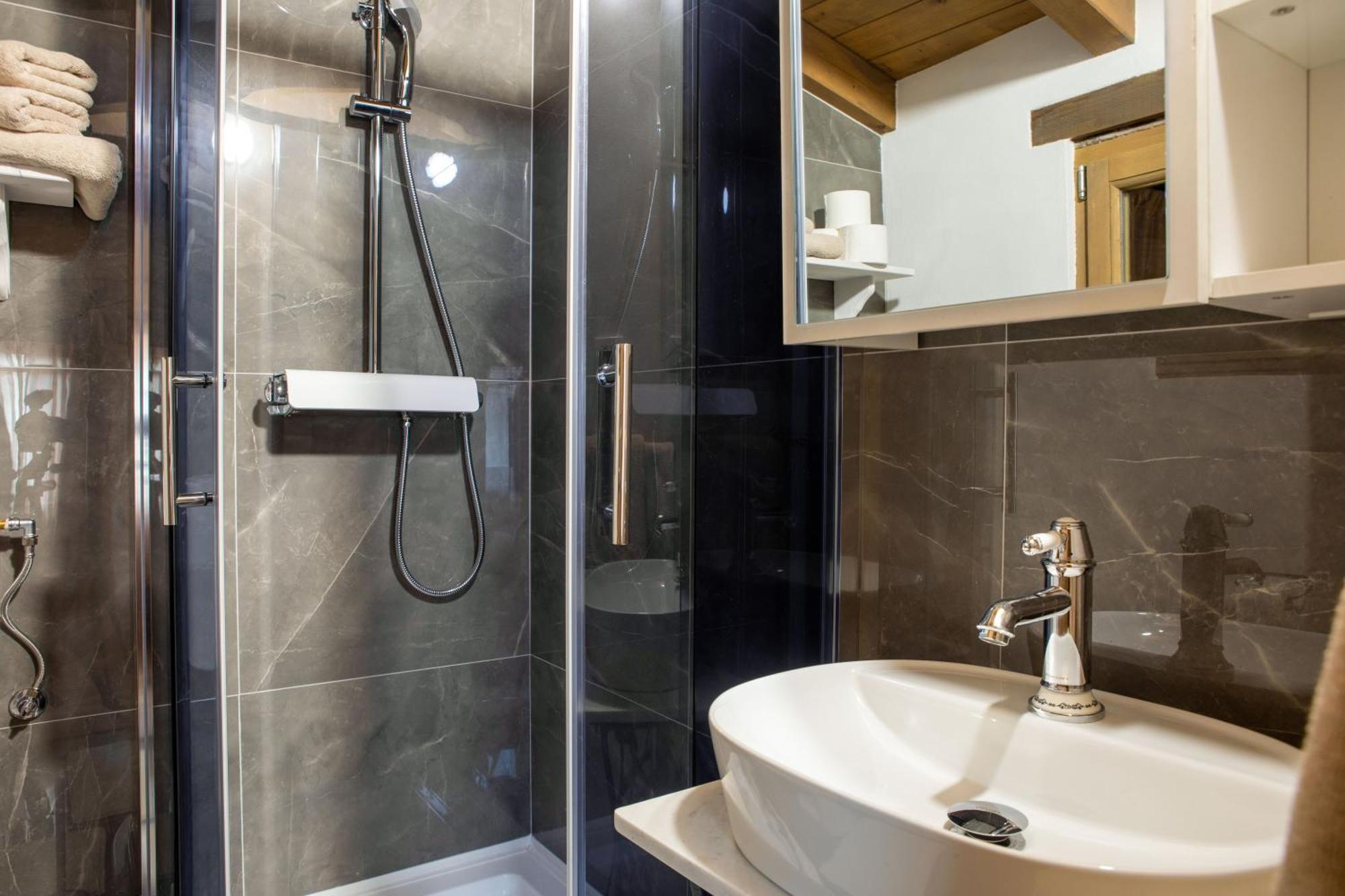 Casa Kaligari History Apartment Ровин Екстериор снимка
