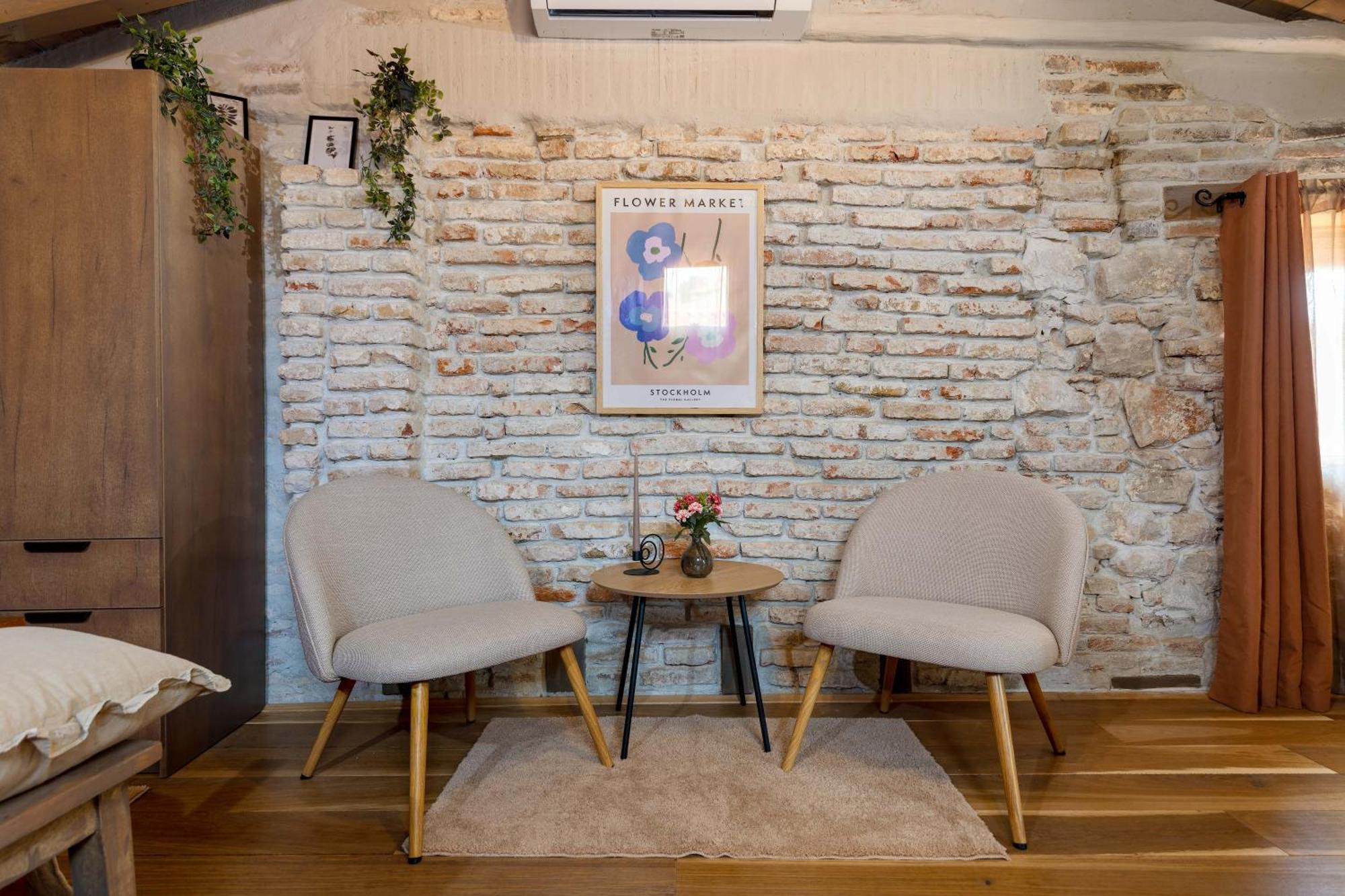 Casa Kaligari History Apartment Ровин Екстериор снимка